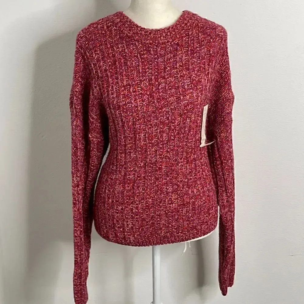 NWT Universal Thread cable knit sweater.  Size Medium. Soft cotton blend.
